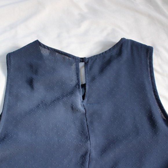 Blue sleeveless shirt with peter pan collar - Picture 4 of 5